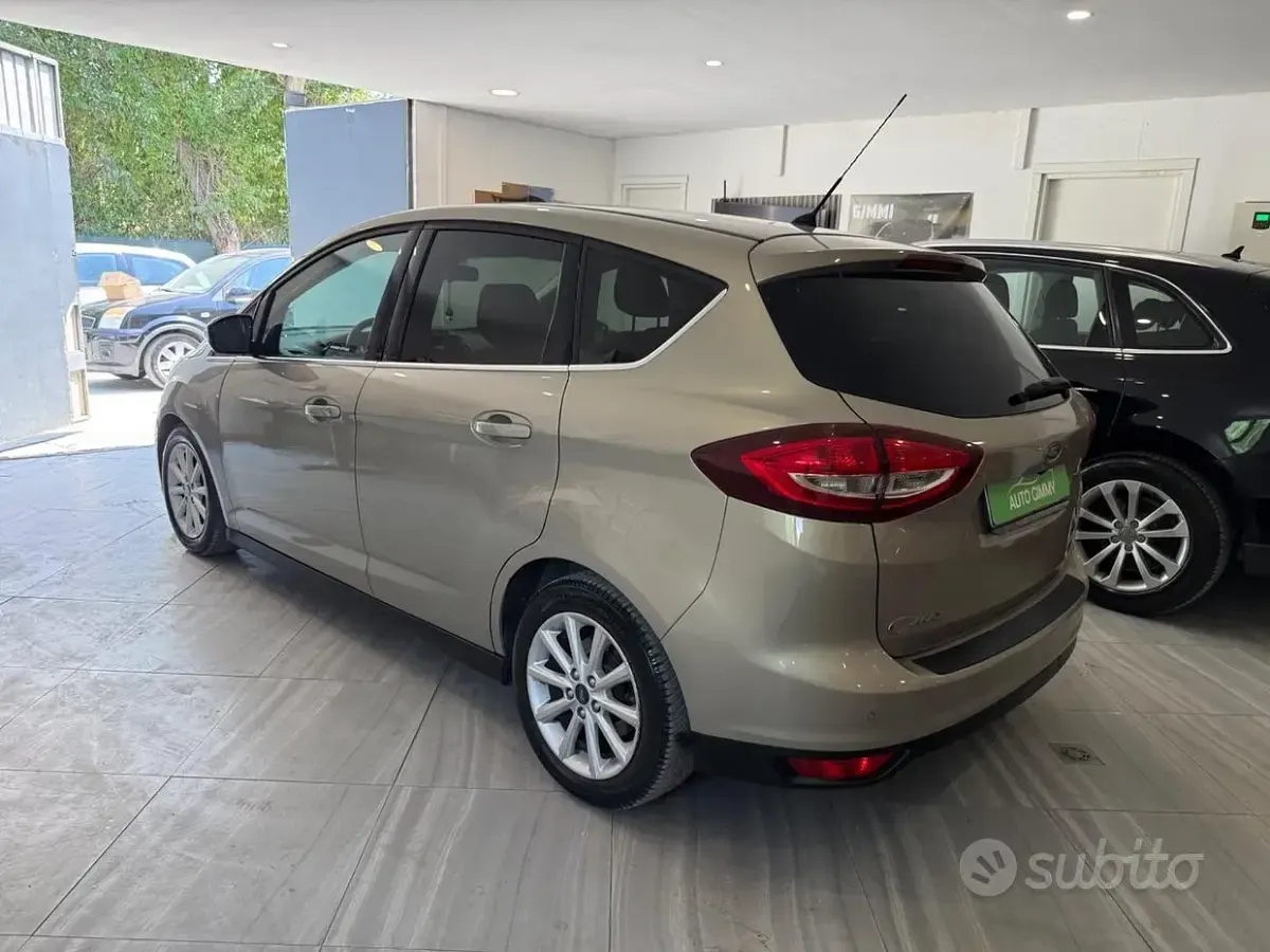 Usata Ford C-MAX 120 CV (88 kW) 2017 Beige Monovolume