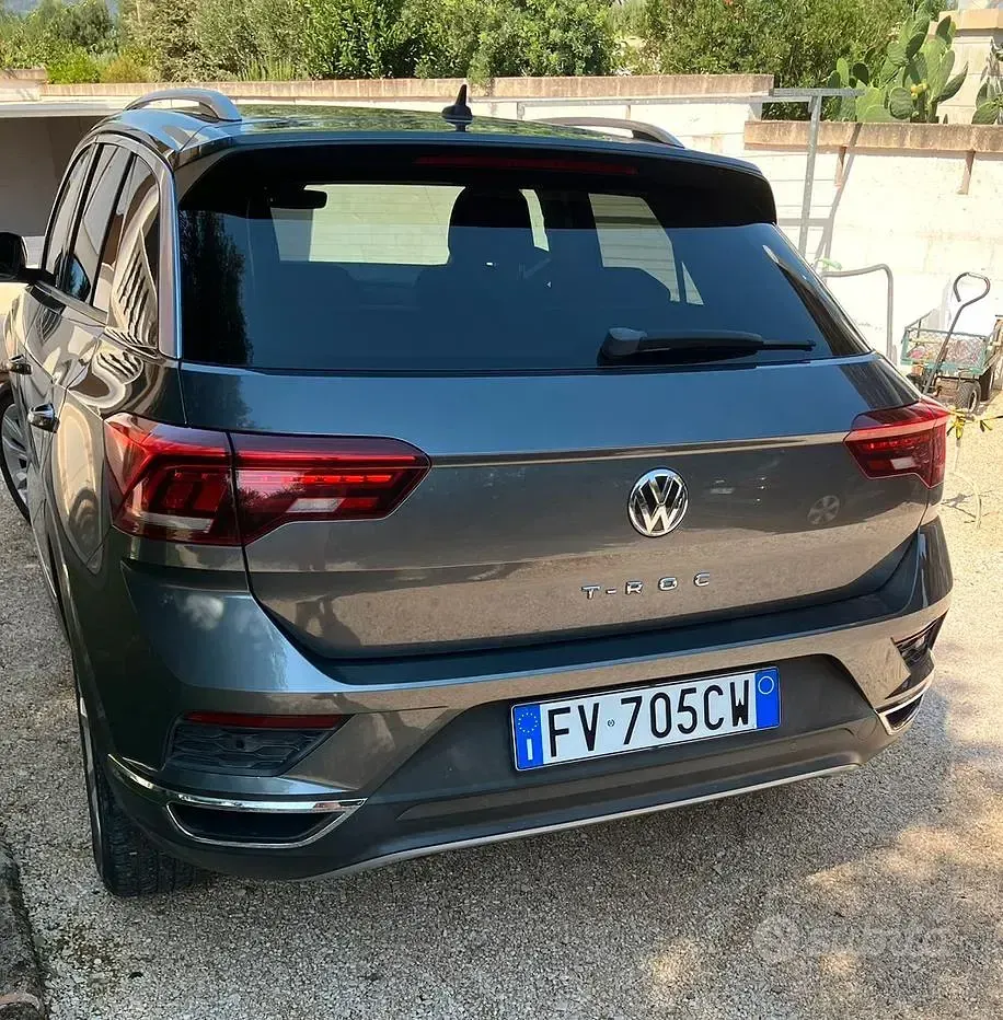 Usata VW T-Roc 116 CV (85 kW) 2019 Grigio SUV