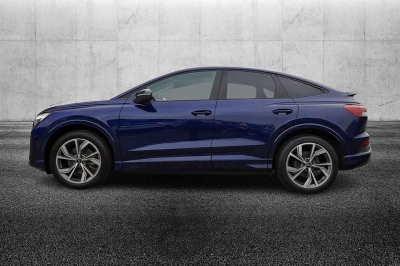 Käytetty Audi Q4 e-tron Advanced 69 kW (95 HP) 2022 Sininen Katumaasturi