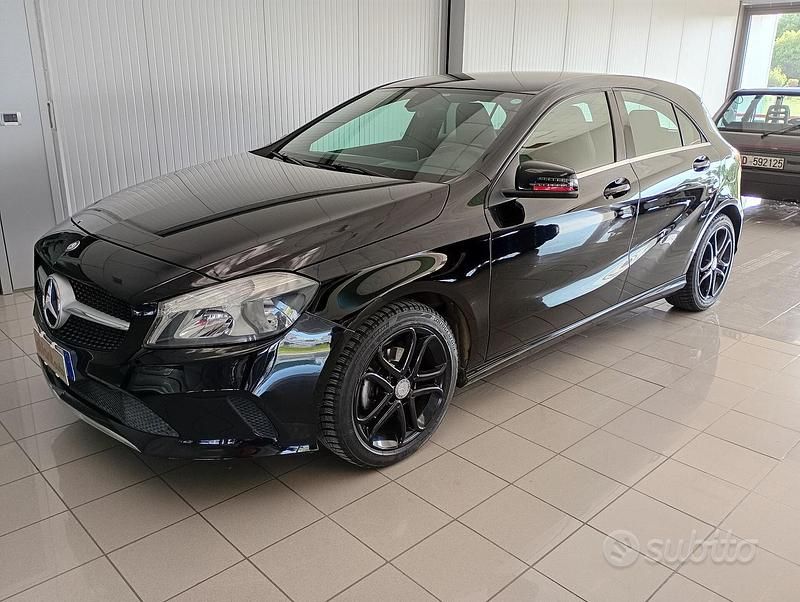 Usata Mercedes A160 90 CV (66 kW) 2016 Nero Berlina