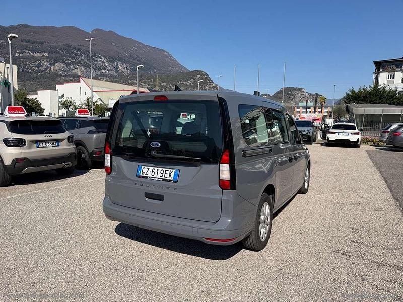 Usata Ford Tourneo 102 CV (75 kW) 2025 Grigio Monovolume