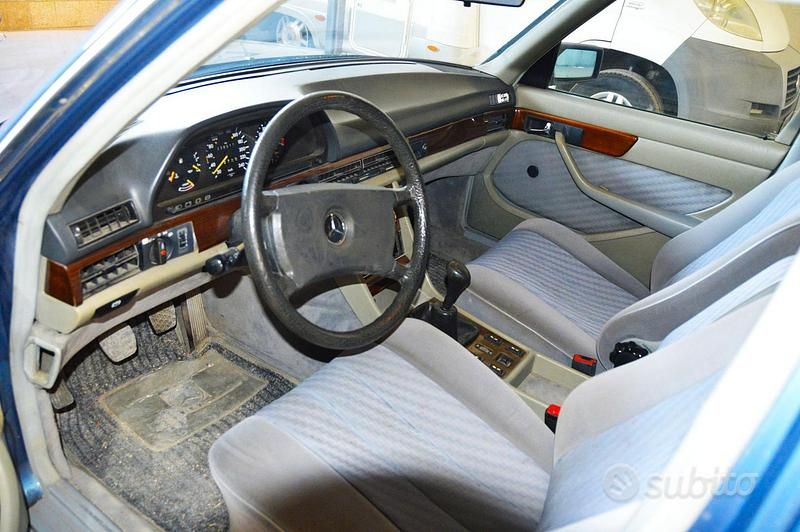 Usata Mercedes 280 SE 185 CV (136 kW) 1983 Blu Berlina