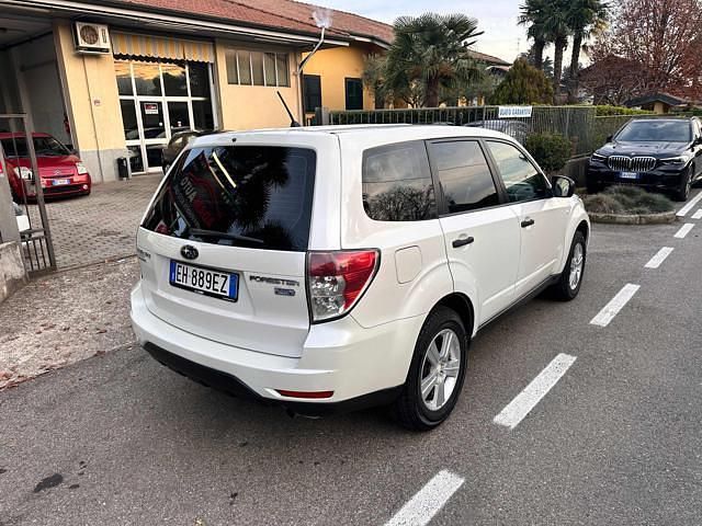 Usata Subaru Forester Comfort 149 CV (109 kW) 2011 Bianco SUV