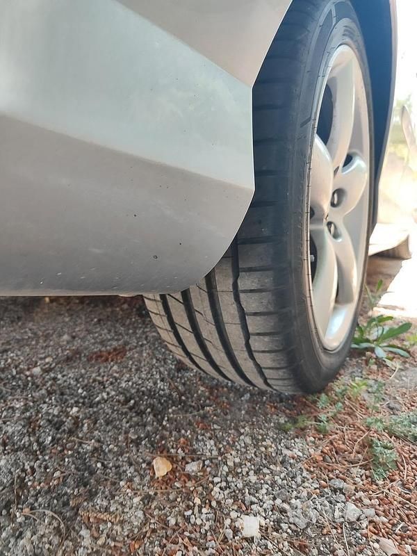 Grigio Usata 2006 Peugeot 407 Coupe Coupé | 2500 € - Immagine 1/4