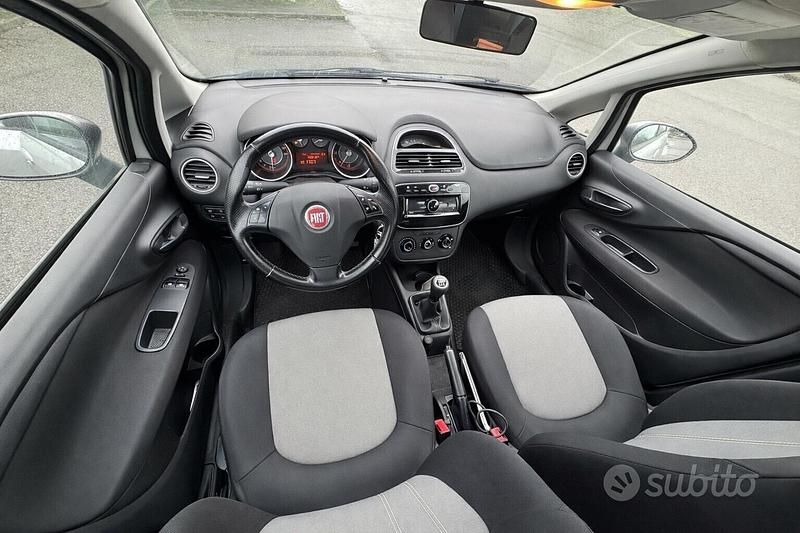 Usata Fiat Punto Lounge 75 CV (55 kW) 2014 Grigio Utilitaria