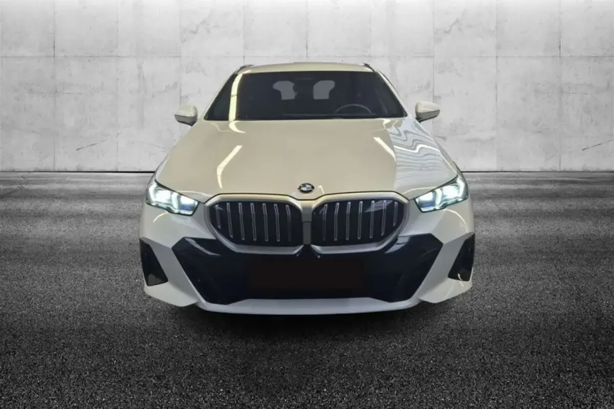 Usata BMW 520 M Sport 197 CV (144 kW) 2025 Bianco Station wagon