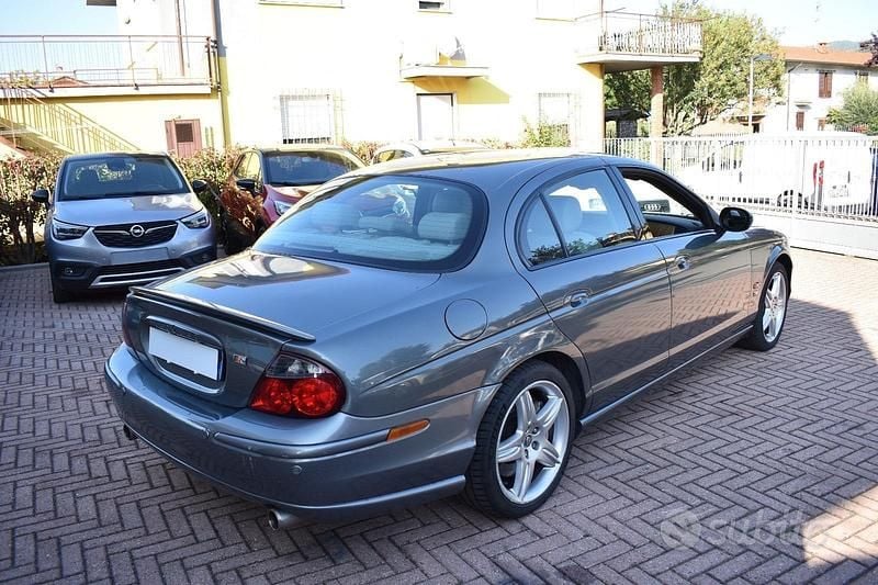 Usata Jaguar S-Type Supercharged 396 CV (291 kW) 2003 Grigio Berlina