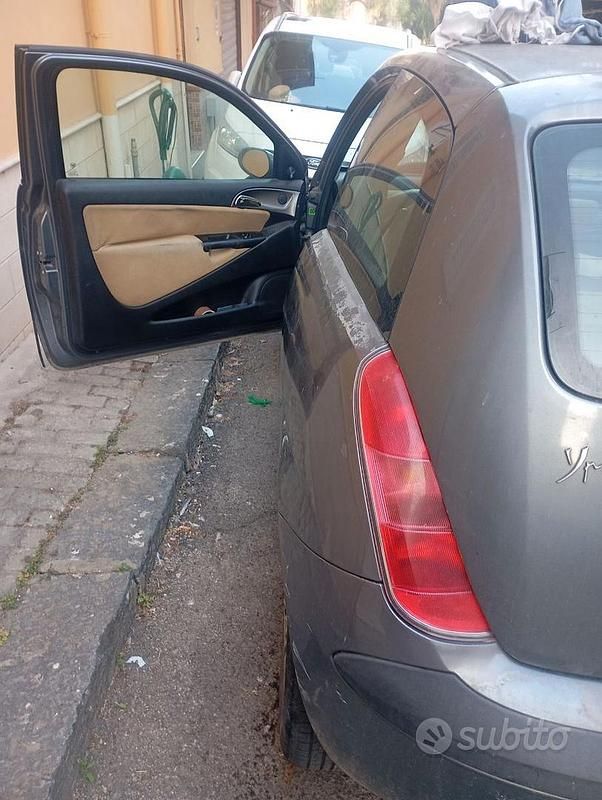 Usata Lancia Ypsilon 69 CV (50 kW) 2006 Grigio Utilitaria