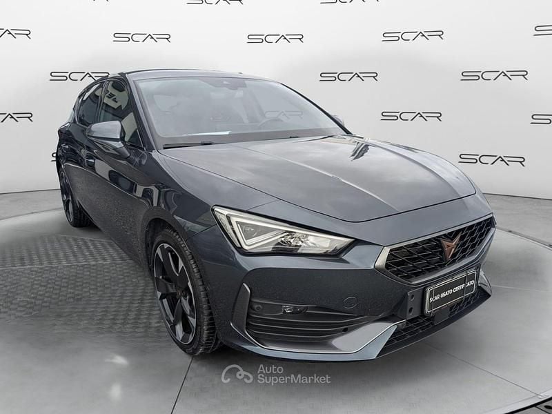 Usata Cupra Leon 204 CV (150 kW) 2024 Grigio scuro Utilitaria