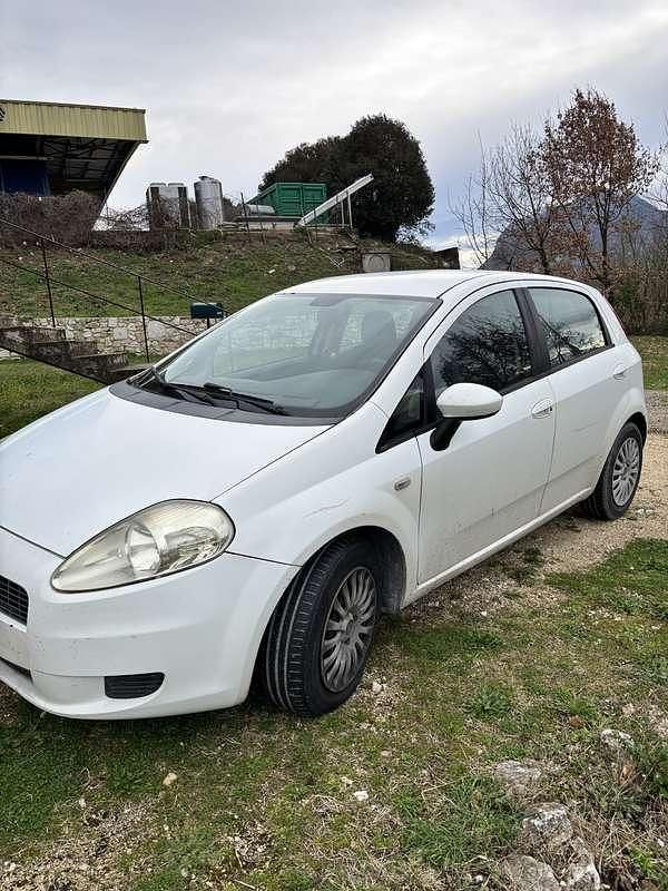 Usata Fiat Grande Punto Active 75 CV (55 kW) 2009 Utilitaria