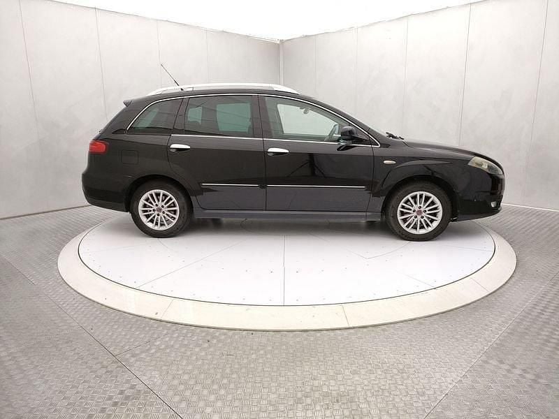 Occasion Fiat Croma Emotion 150 ch (110 kW) 2009 Noir Citadine