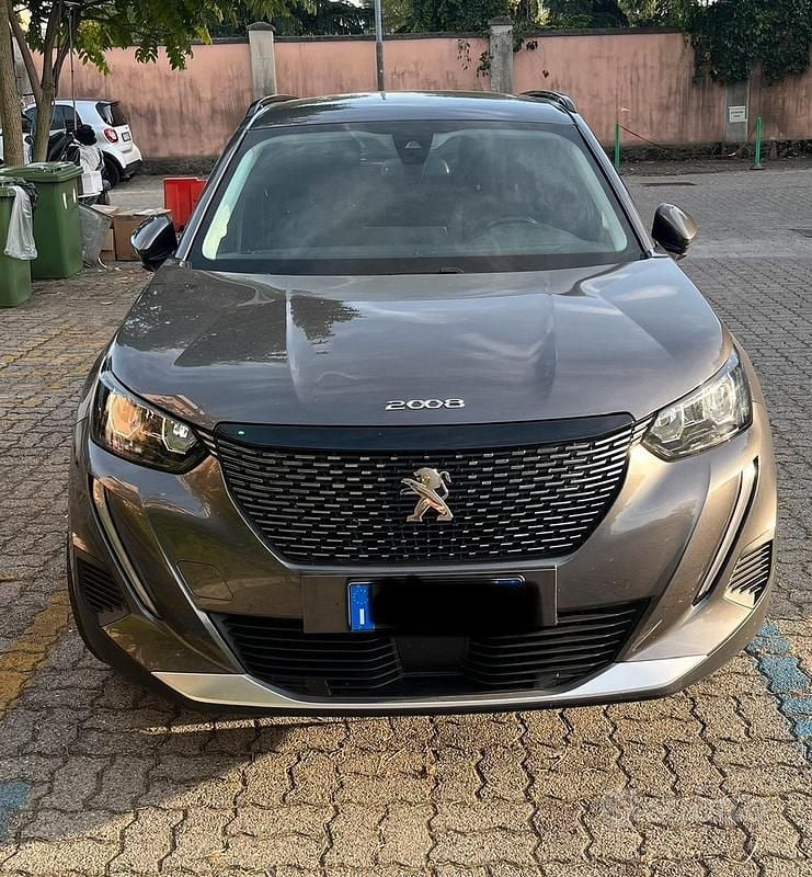 Używany Peugeot 2008 101 KM (74 kW) 2021 Szary SUV