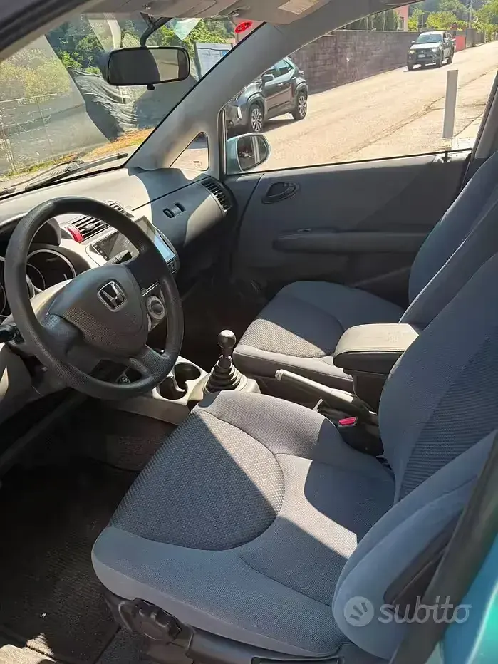 Usata Honda Jazz 78 CV (57 kW) 2008 Grigio Utilitaria