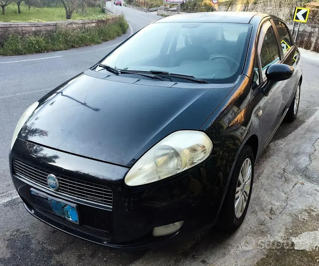 Usata Fiat Grande Punto 90 CV (66 kW) 2006 Nero Utilitaria