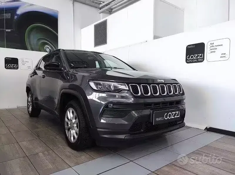 Usata Jeep Compass 131 CV (96 kW) 2022 Grigio SUV