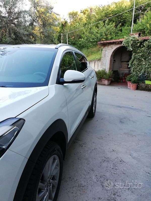 Usata Hyundai Tucson Xpossible 141 CV (103 kW) 2016 Bianco SUV