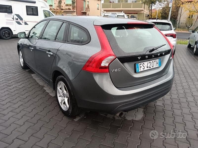 Usata Volvo V60 Kinetic 120 CV (88 kW) 2018 Other Station wagon