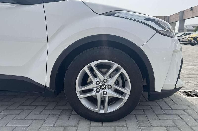 Usata Toyota C-HR Active 122 CV (89 kW) 2023 Bianco SUV
