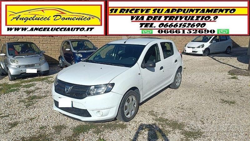 Bianco Usata 2015 Dacia Sandero Due volumi | 4950 € (Buon prezzo) - Immagine 1/3