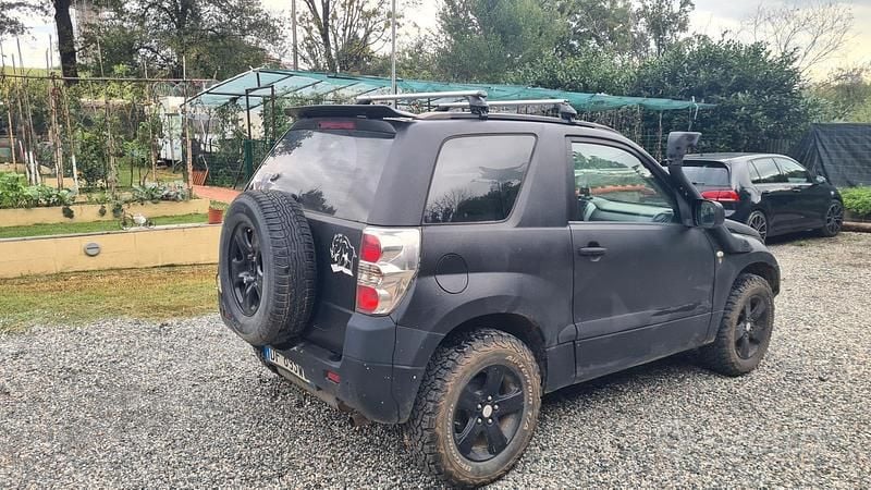 Usata Suzuki Vitara 94 CV (69 kW) 2007 Nero SUV