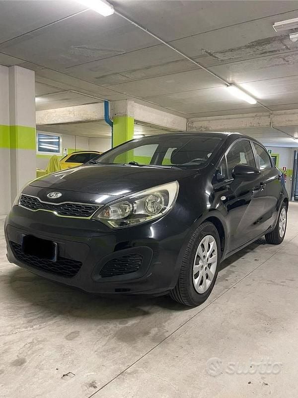 Usata Kia Rio EX 86 CV (63 kW) 2011 Nero Berlina