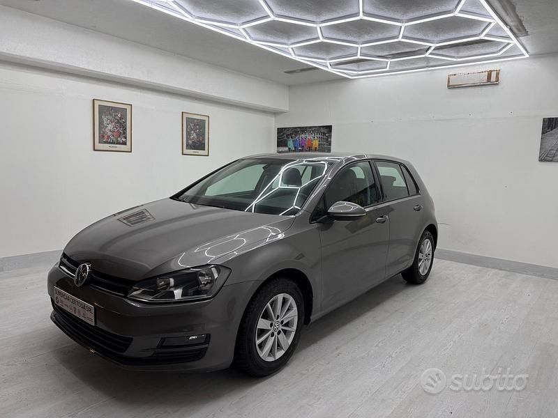 Usata VW Golf VII Highline 105 CV (77 kW) 2014 Grigio Berlina