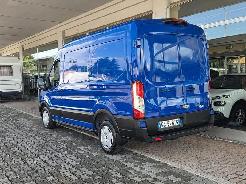 Usata Ford Transit Trend 131 CV (96 kW) 2025 Blu Berlina