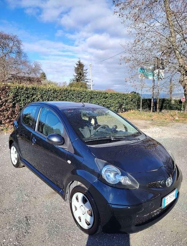 Usata Toyota Aygo 68 CV (50 kW) 2005 Nero Utilitaria