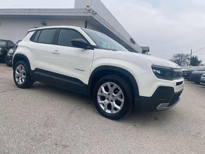 Usata Jeep Avenger Altitude 101 CV (74 kW) 2024 Bianco SUV