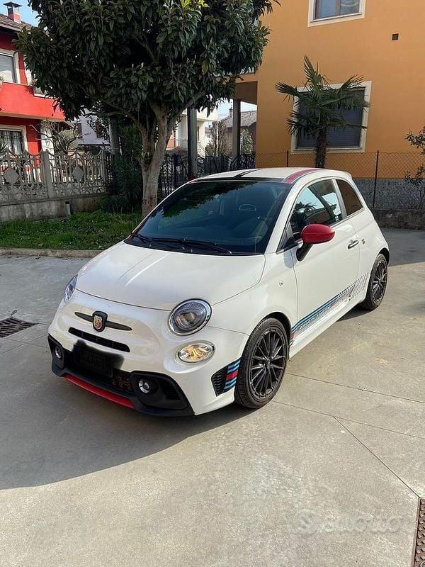 Usata Abarth 595 165 CV (121 kW) 2024 Utilitaria