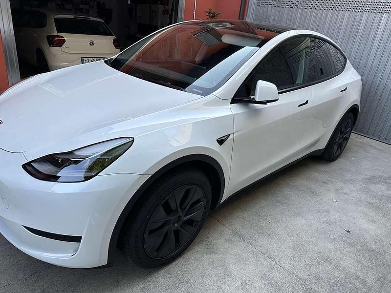 Usata Tesla Model Y RWD 88 kW (120 CV) 2024 Bianco SUV