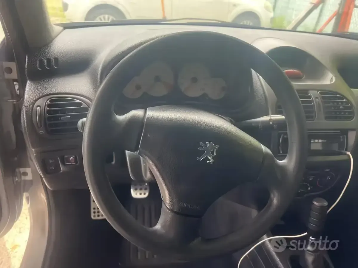 Usata Peugeot 206 68 CV (50 kW) 2008 Grigio Coupé