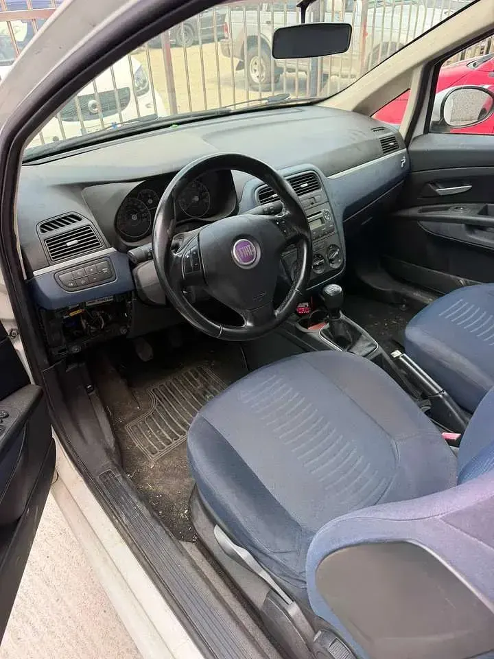 Usata Fiat Grande Punto 75 CV (55 kW) 2008 Bianco Utilitaria
