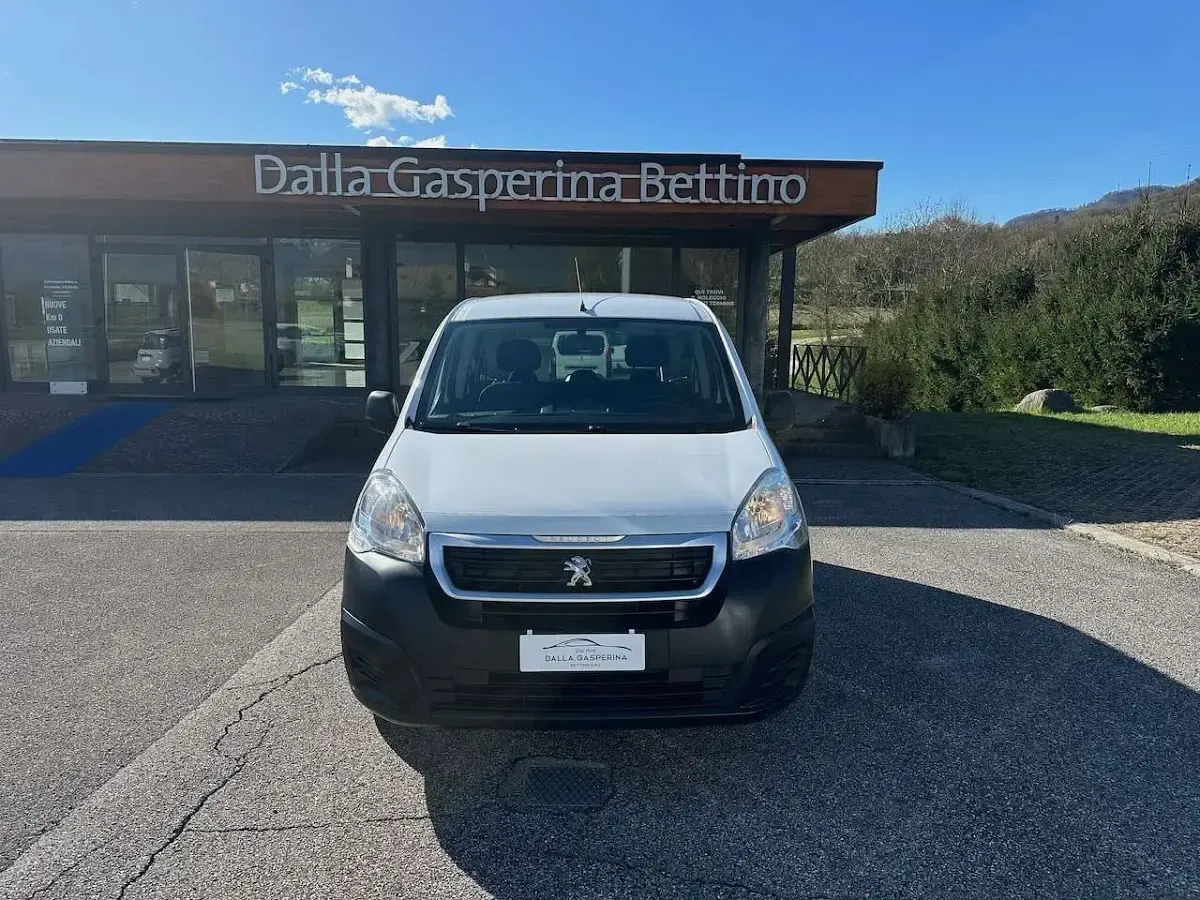 Usata Peugeot Partner Tepee 75 CV (55 kW) 2017 Bianco Monovolume