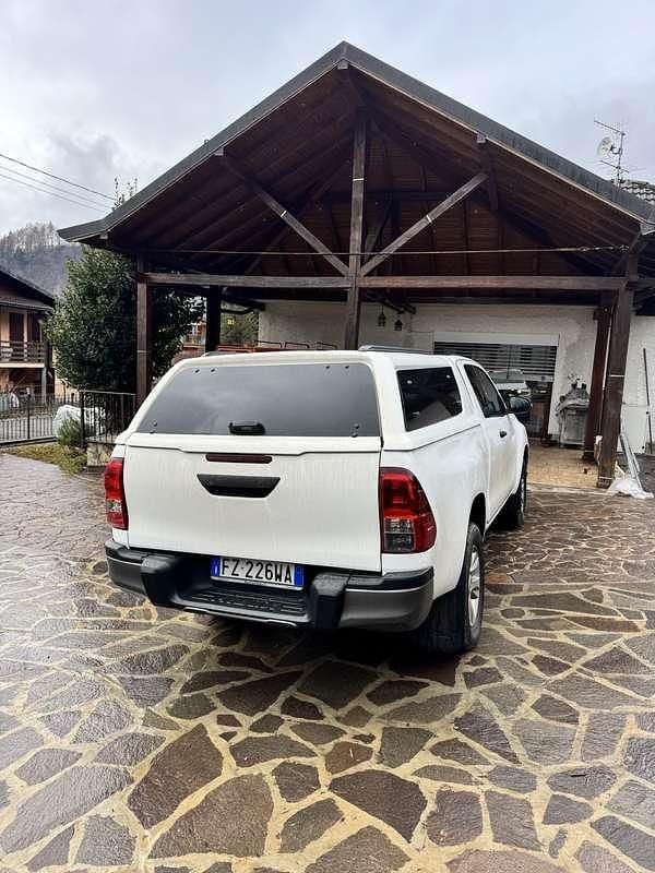 Usata Toyota HiLux Lounge 150 CV (110 kW) 2020 Pick-up