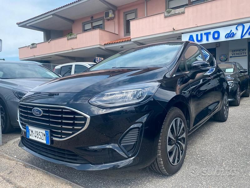 Nero Usata 2023 Ford Fiesta Titanium Due volumi | 12.200 € (Ottimo prezzo) - Immagine 1/4
