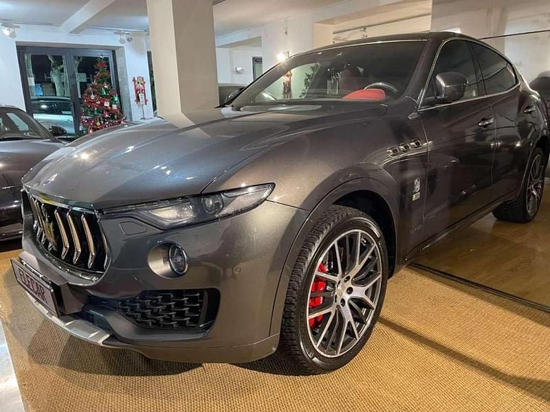 Grigio scuro Usata 2016 Maserati Levante SUV | 34.500 € (Buon prezzo) - Immagine 1/4