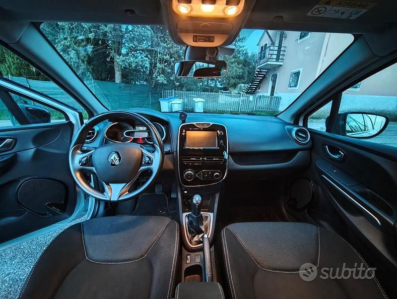 Usata Renault Clio GrandTour 90 CV (66 kW) 2015 Bianco Station wagon