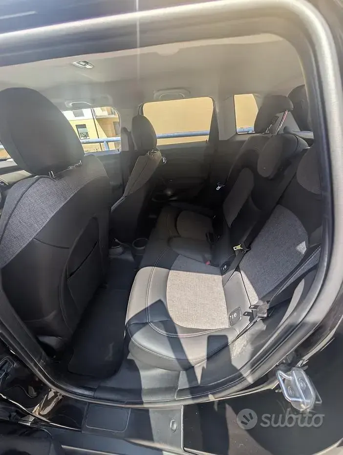 Usata Mini Cooper 102 CV (75 kW) 2022 Nero Utilitaria