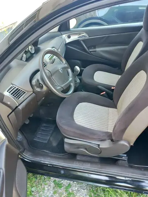 Usata Lancia Ypsilon 90 CV (66 kW) 2008 Nero Utilitaria