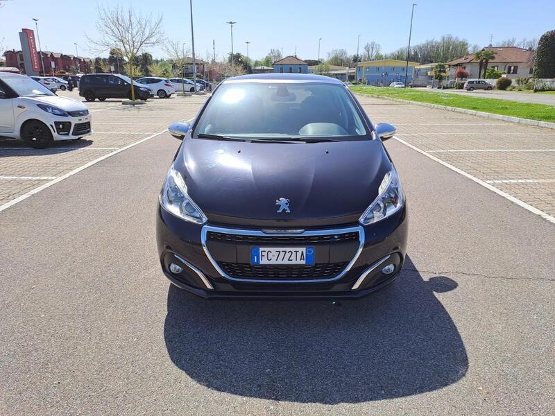 Usato 2016 Peugeot 208 1.2 Benzin 110 CV (9.300 €)