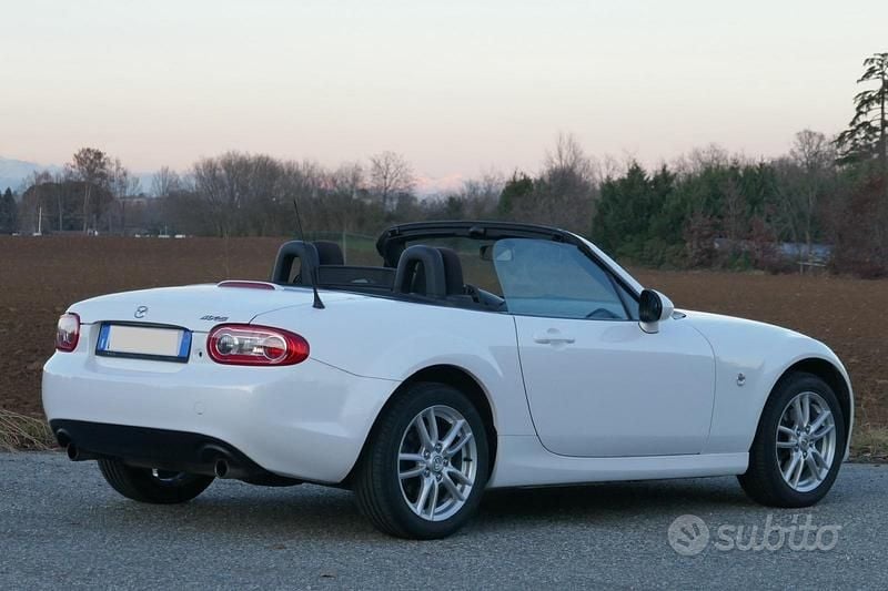 Usata Mazda MX5 126 CV (92 kW) 2010 Cabrio