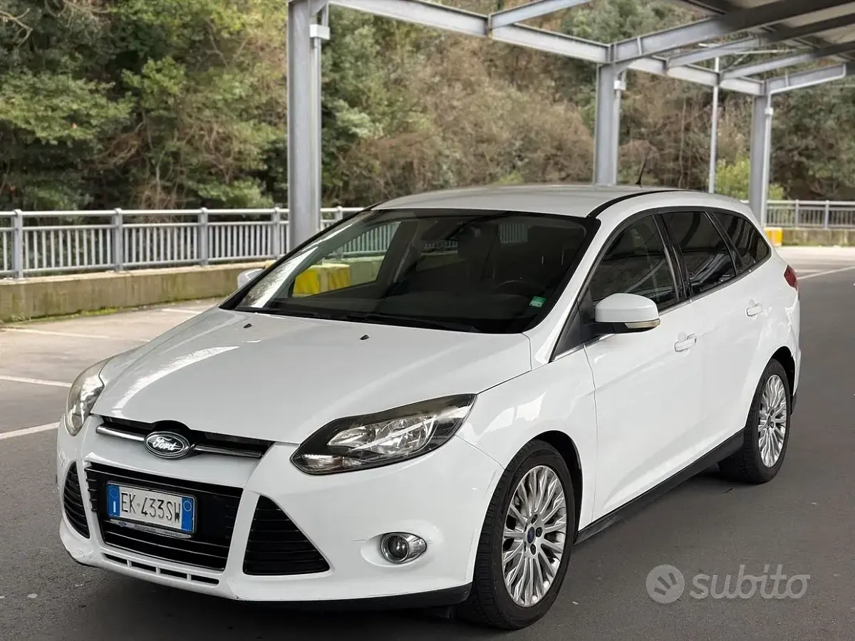 Usata Ford Focus Titanium 116 CV (85 kW) 2011 Bianco Station wagon