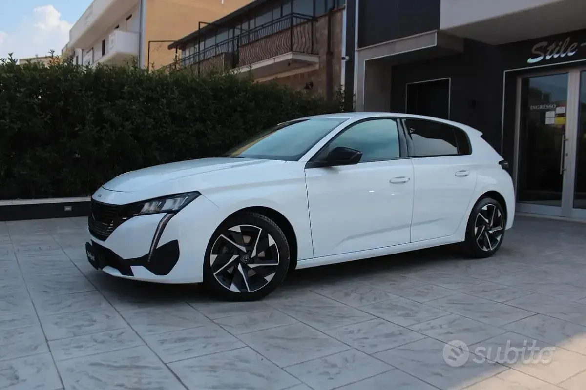 Usata Peugeot 308 Allure 131 CV (96 kW) 2022 Bianco Berlina