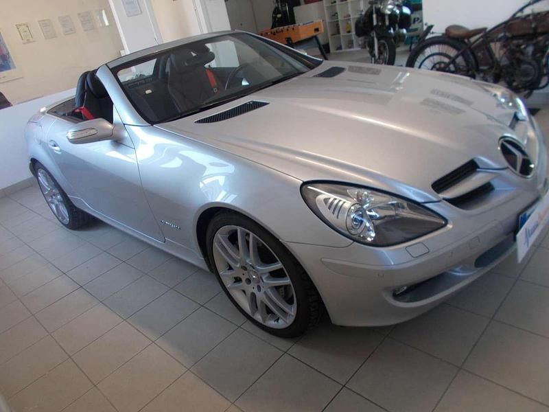 Usata Mercedes SLK200 163 CV (119 kW) 2007 Argento Cabrio