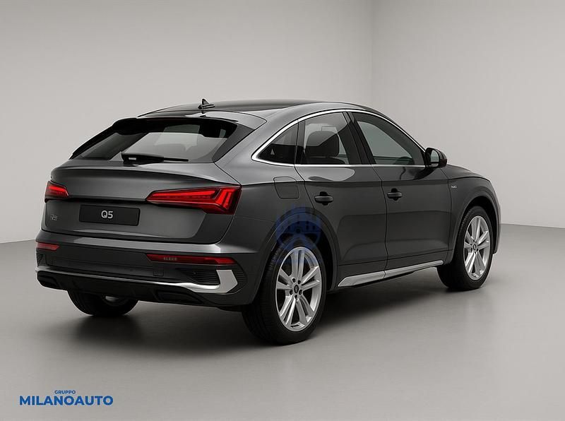 Usata Audi Q5 Sportback S-Line 204 CV (150 kW) 2025 Grigio SUV