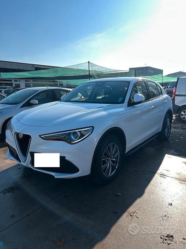 Usata Alfa Romeo Stelvio Sprint 201 CV (147 kW) 2022 Bianco SUV