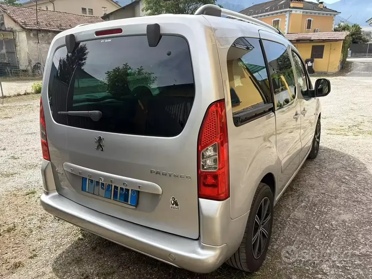 Usata Peugeot Partner 90 CV (66 kW) 2010 Grigio Monovolume