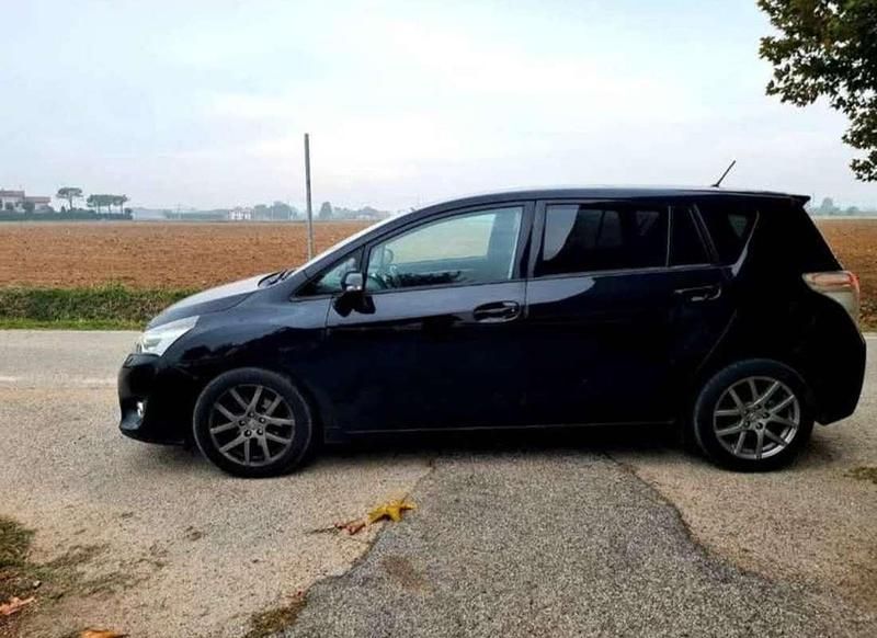 Usata 2013 Toyota Verso Active Monovolume | 7500 € (Cara) - Immagine 1/4