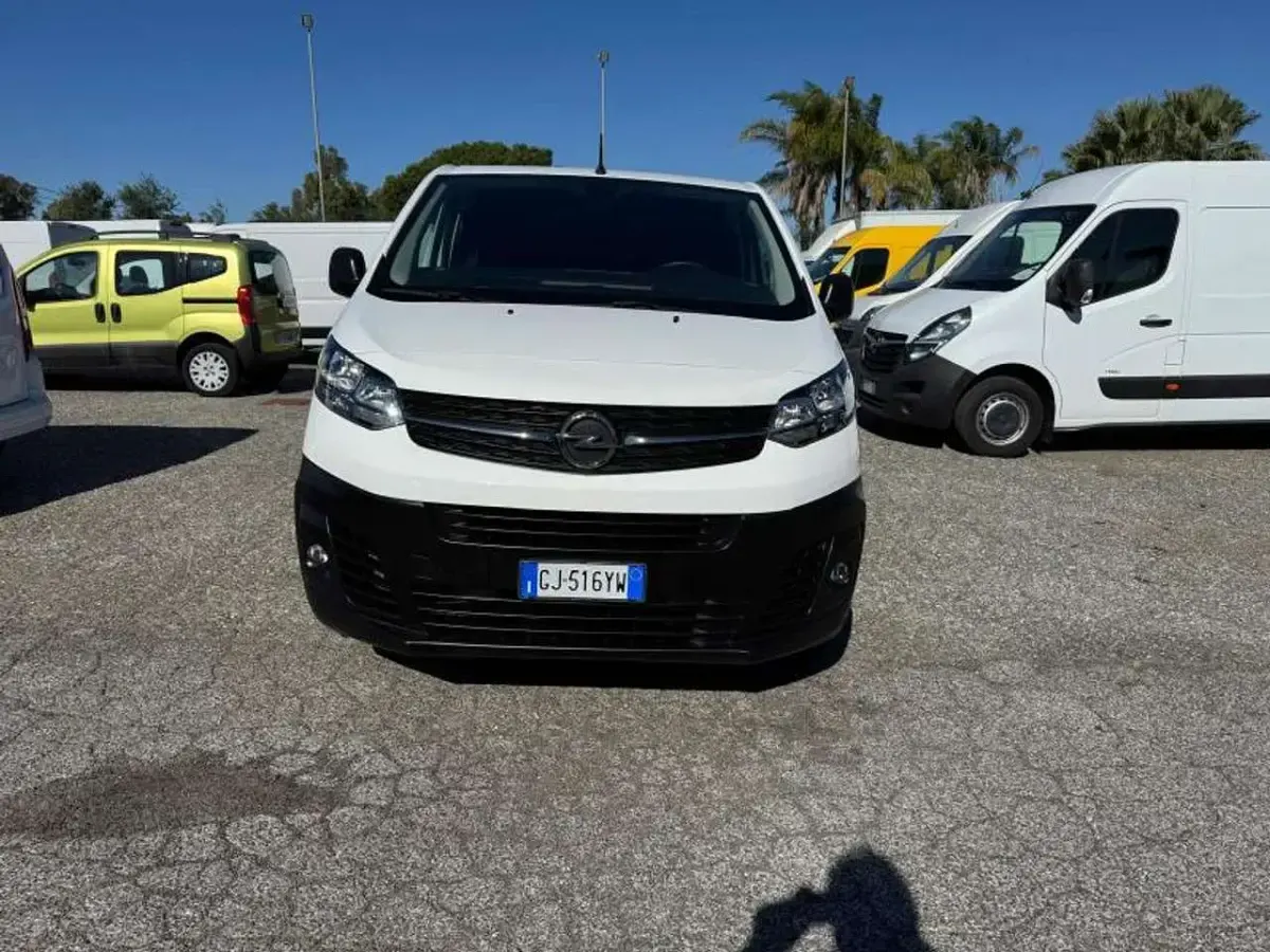 Usata Opel Vivaro Essentia 120 CV (88 kW) 2022 Bianco Monovolume
